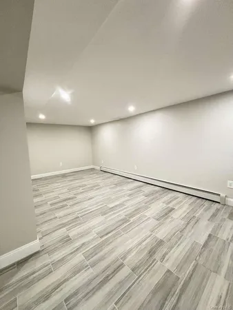 $4,890 | 70 Appletree Lane, Roslyn Heights, NY 11577