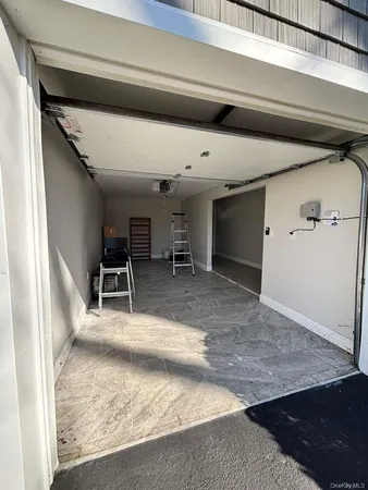 $4,890 | 70 Appletree Lane, Roslyn Heights, NY 11577