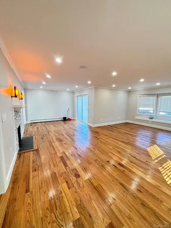 $4,890 | 70 Appletree Lane, Roslyn Heights, NY 11577