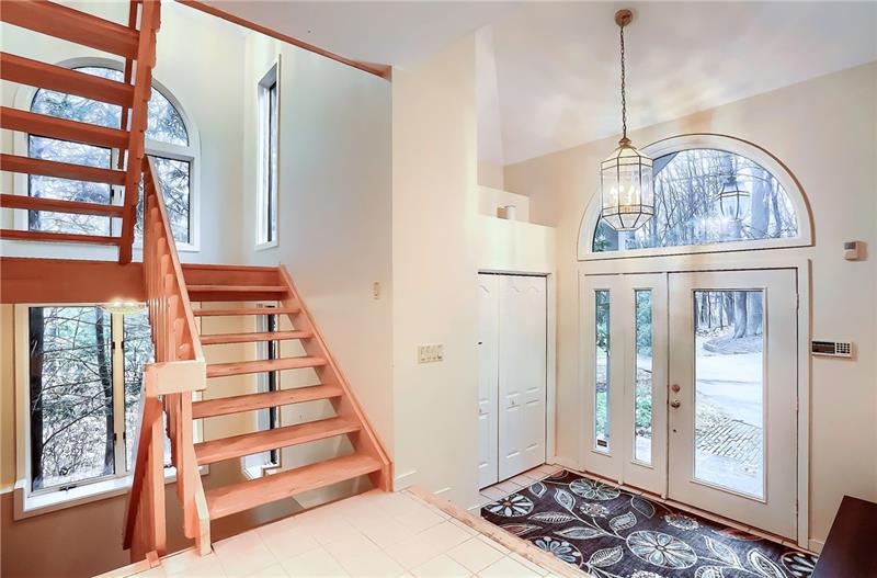 156 Valley Road Wexford, PA 15090 - Photo 2 of 25 Gallery Image 2