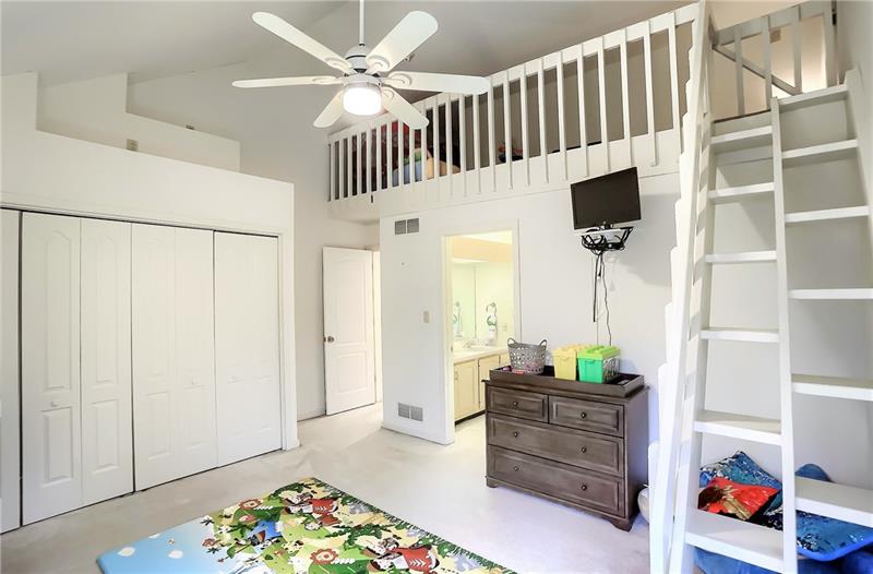 156 Valley Road Wexford, PA 15090 - Photo 18 of 25 Gallery Image 18