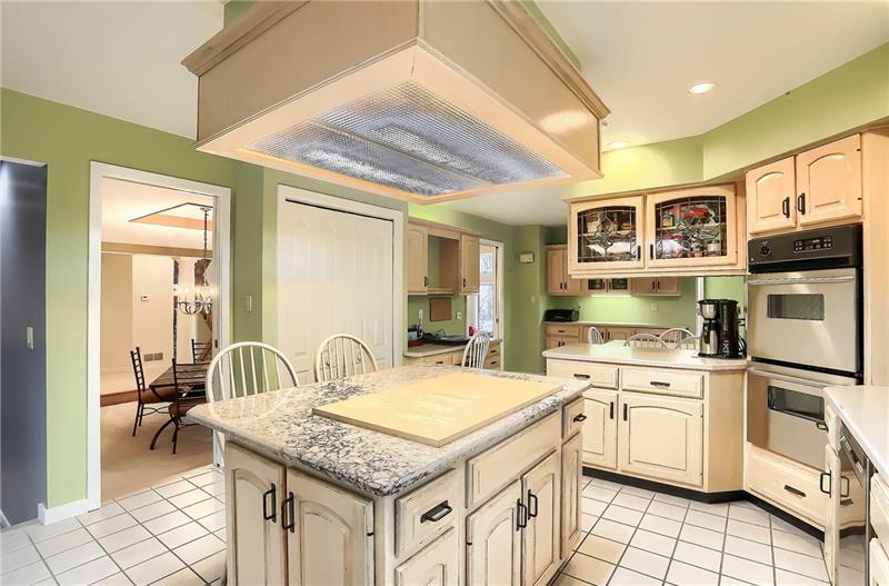 156 Valley Road Wexford, PA 15090 - Photo 6 of 25 Gallery Image 6