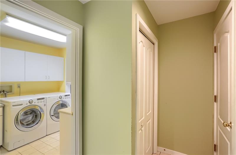 156 Valley Road Wexford, PA 15090 - Photo 8 of 25 Gallery Image 8