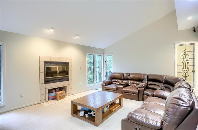 156 Valley Road Wexford, PA 15090 - Photo 9 of 25 Gallery Image 9