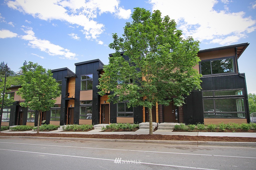 172 Sky Ridge Walk Northwest, Unit 9 Issaquah, WA 98027 - Photo 2 of 22