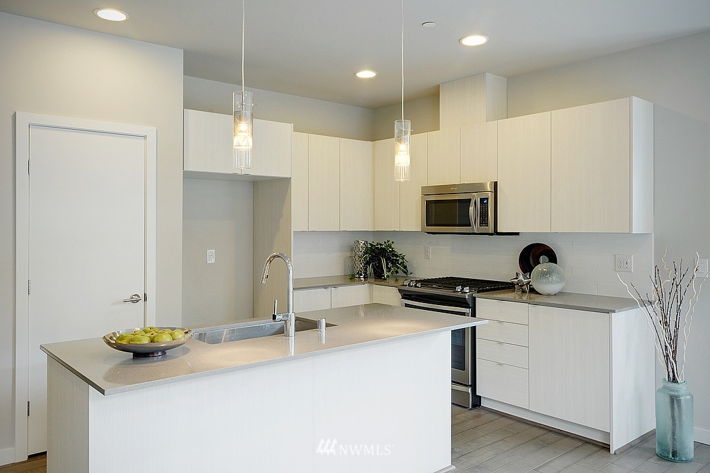 172 Sky Ridge Walk Northwest, Unit 9 Issaquah, WA 98027 - Photo 9 of 22