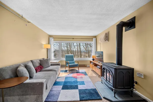 $325,000 | 220 Mountainside Drive, Unit E301, Stowe, VT 05672