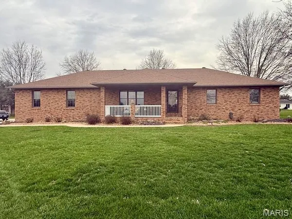 $429,900 | 10520 Vonder Haar Lane, Breese, IL 62230