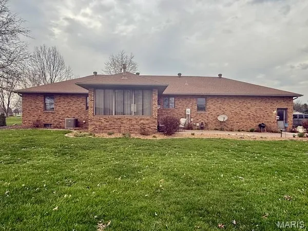 $419,000 | 10520 Vonder Haar Lane, Breese, IL 62230