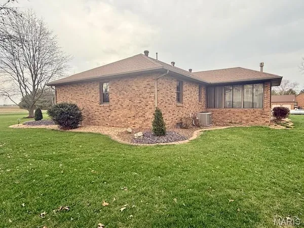 $419,000 | 10520 Vonder Haar Lane, Breese, IL 62230