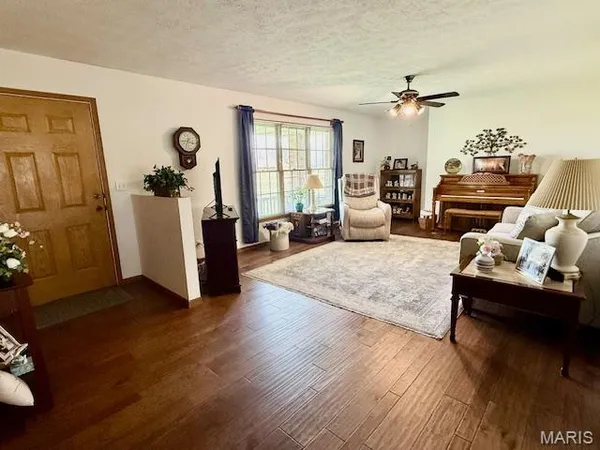 $419,000 | 10520 Vonder Haar Lane, Breese, IL 62230