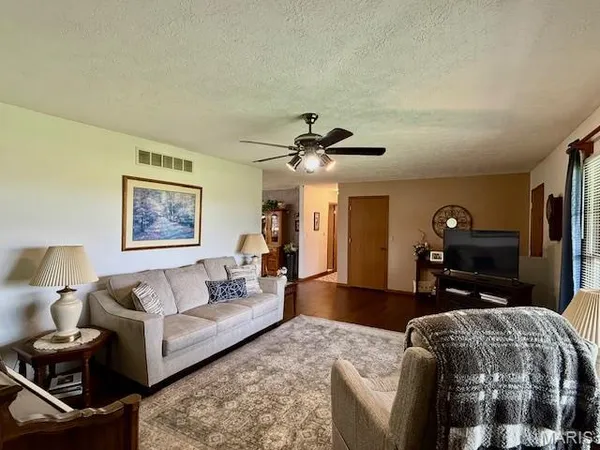 $419,000 | 10520 Vonder Haar Lane, Breese, IL 62230