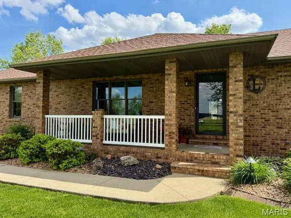 $415,000 | 10520 Vonder Haar Lane, Breese, IL 62230