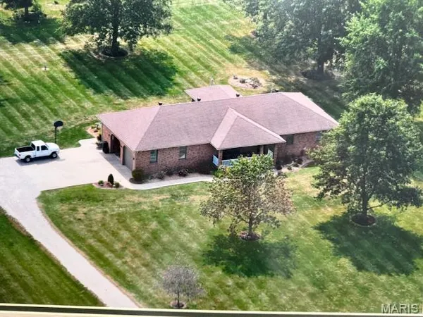 $419,000 | 10520 Vonder Haar Lane, Breese, IL 62230