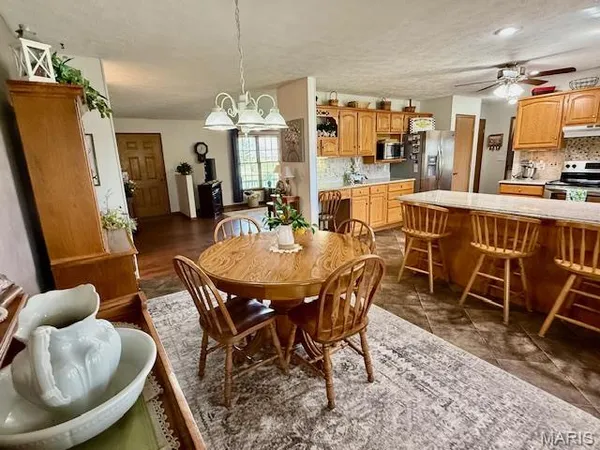 $415,000 | 10520 Vonder Haar Lane, Breese, IL 62230