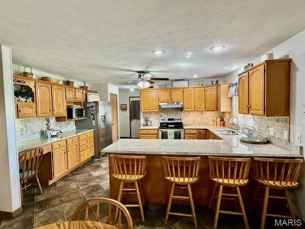 $415,000 | 10520 Vonder Haar Lane, Breese, IL 62230