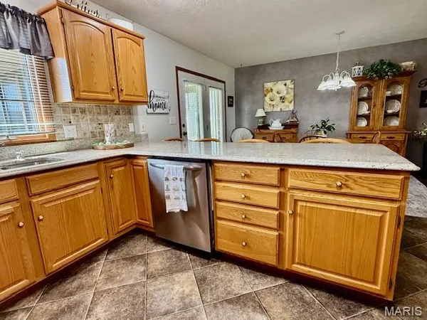 $415,000 | 10520 Vonder Haar Lane, Breese, IL 62230