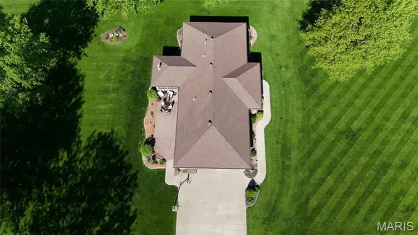 $415,000 | 10520 Vonder Haar Lane, Breese, IL 62230
