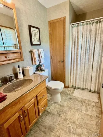 $415,000 | 10520 Vonder Haar Lane, Breese, IL 62230