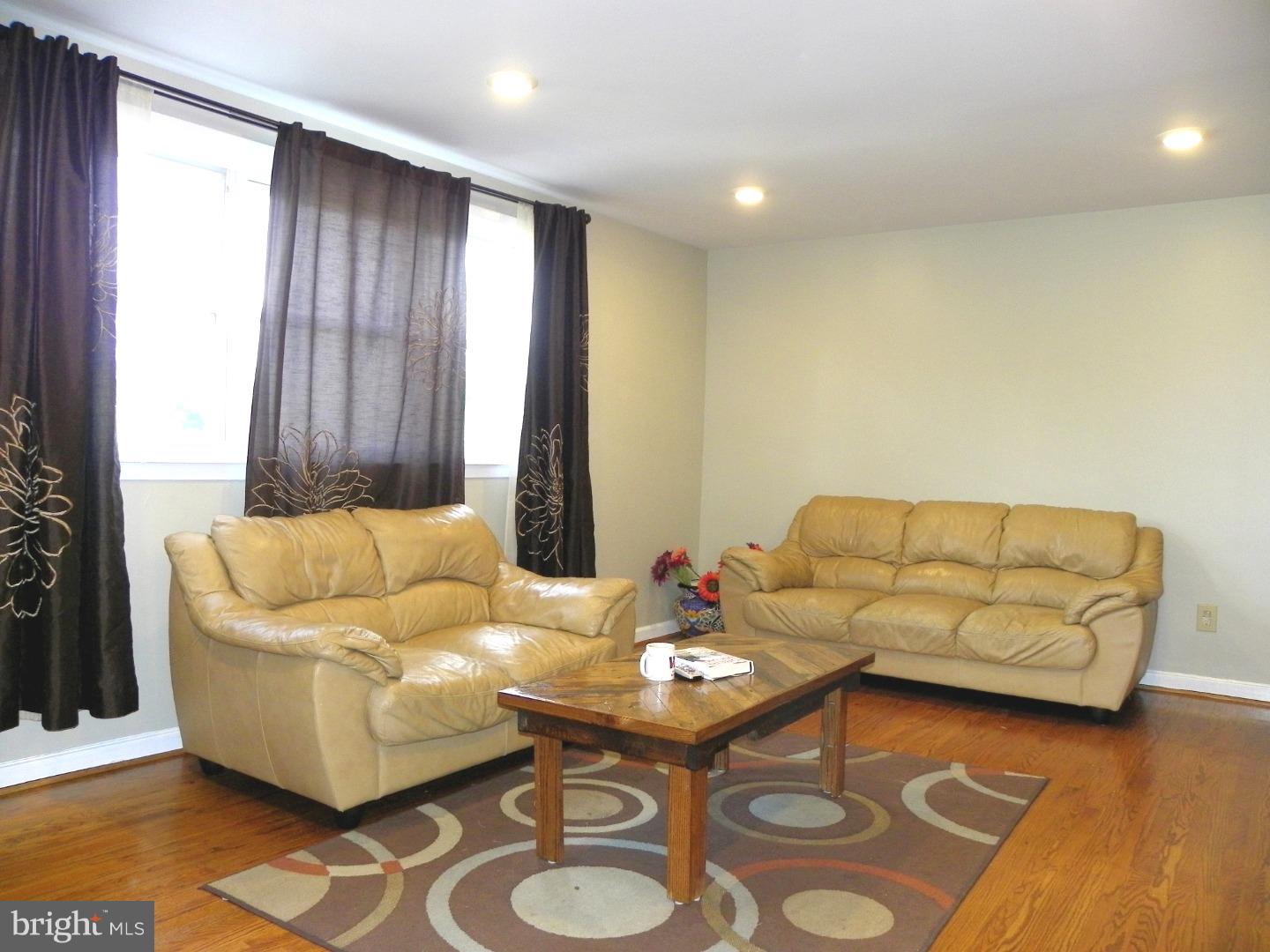 15146 Carter Road Philadelphia, PA 19116 - Photo 2 of 24 Gallery Image 2