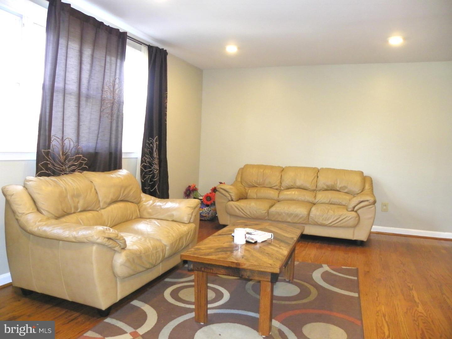 15146 Carter Road Philadelphia, PA 19116 - Photo 4 of 24 Gallery Image 4
