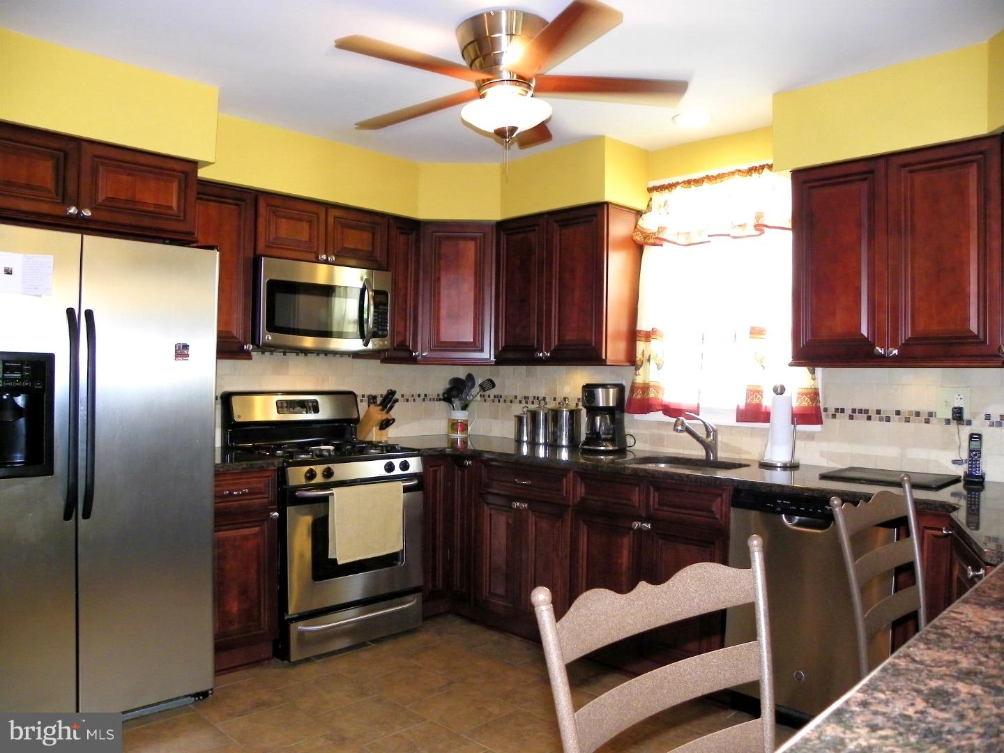 15146 Carter Road Philadelphia, PA 19116 - Photo 6 of 24 Gallery Image 6