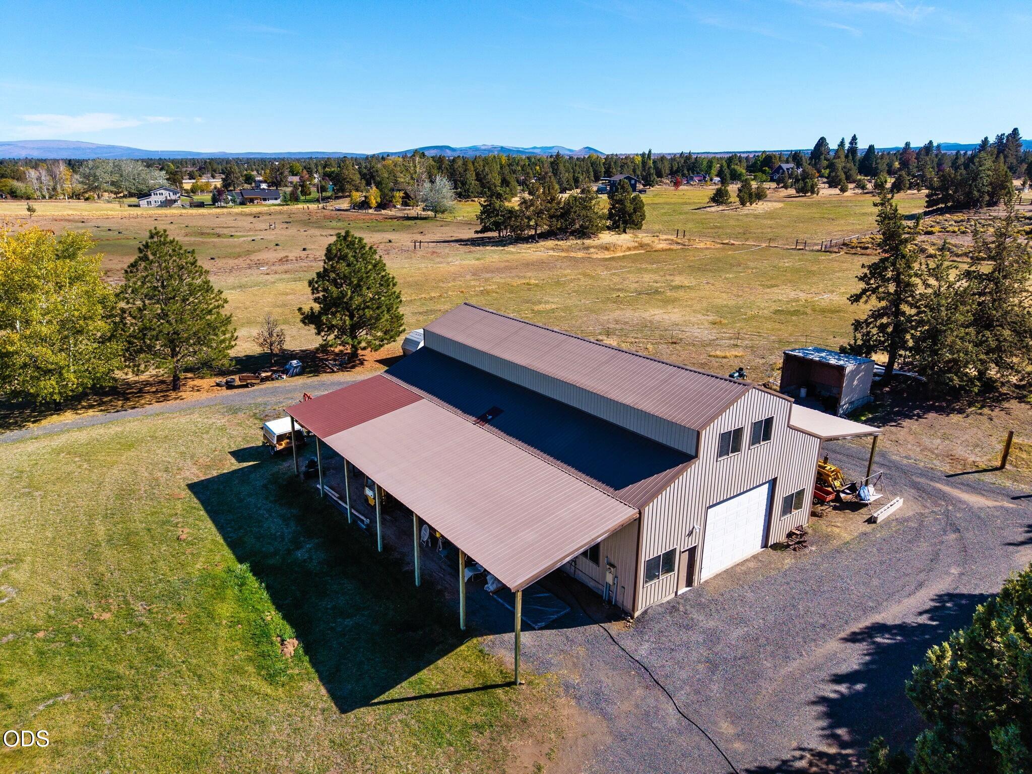 61330 Larsen Road Bend, OR 97702 - Photo 3 of 62 Gallery Image 3