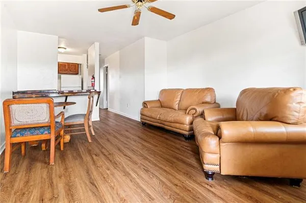 $875 | 8415 Airline Drive, Unit A16, Metairie, LA 70003