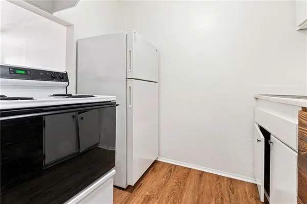 $875 | 8415 Airline Drive, Unit A16, Metairie, LA 70003