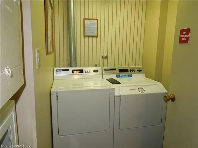 $1,500 | 30 Woodland Street, Unit 9P, Hartford, CT 06105