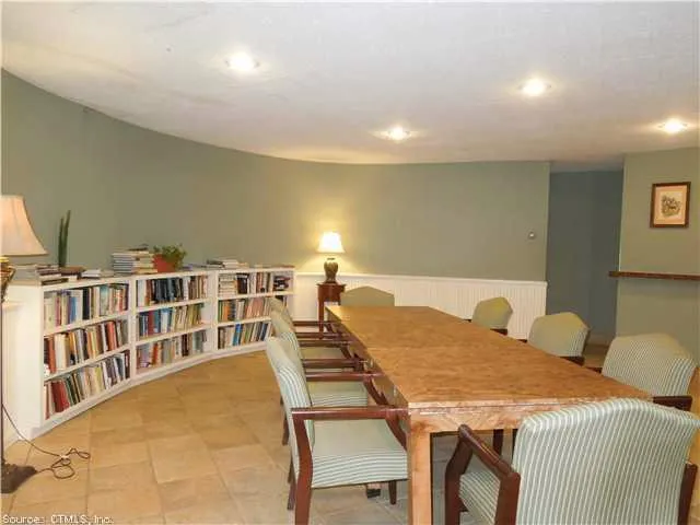 $1,500 | 30 Woodland Street, Unit 9P, Hartford, CT 06105