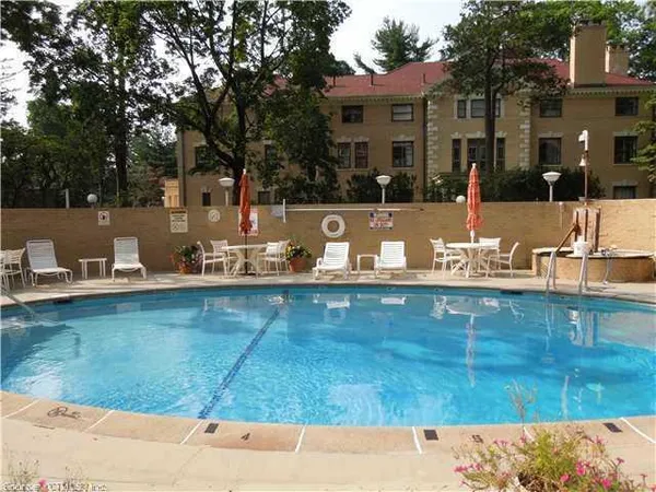 $1,500 | 30 Woodland Street, Unit 9P, Hartford, CT 06105