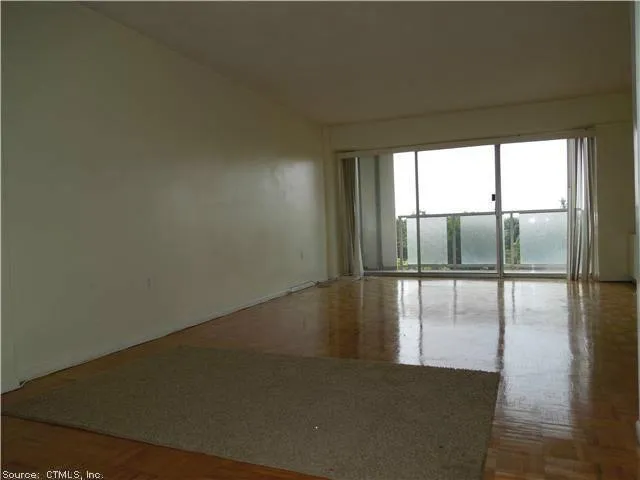 $1,500 | 30 Woodland Street, Unit 9P, Hartford, CT 06105