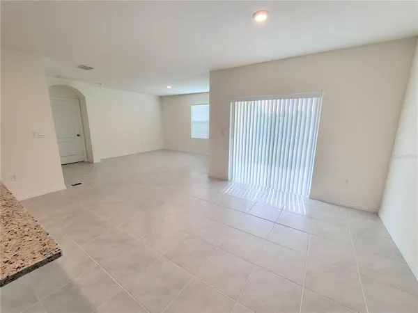 $2,050 | 1332 Sugarwood Street, Davenport, FL 33837