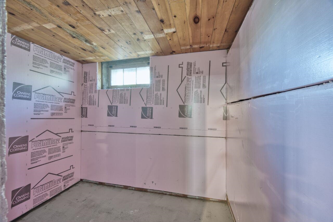 25 3rd Street Southwest Chisholm, MN 55719 - Photo 25 of 44 Make a sauna