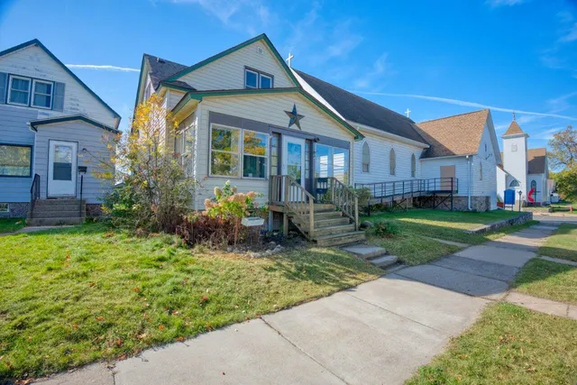 $114,900 | 25 3rd Street Southwest, Chisholm, MN 55719