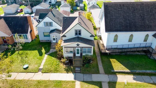 $114,900 | 25 3rd Street Southwest, Chisholm, MN 55719