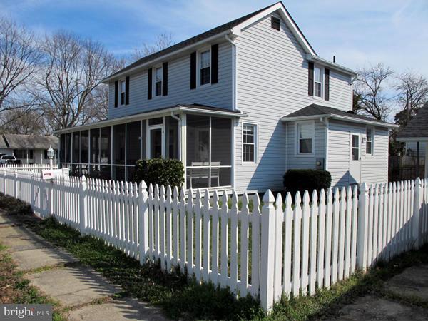300 Lafayette Street Colonial Beach, VA 22443 - Photo 1 of 30 Exterior (Front)