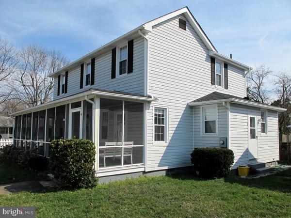 300 Lafayette Street Colonial Beach, VA 22443 - Photo 2 of 30 Exterior (Front)