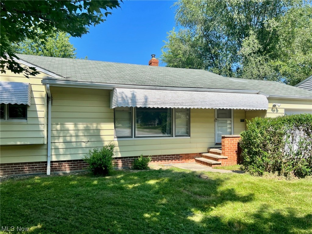4041 Suffolk Road Cleveland, OH 44121 - Photo 1 of 15