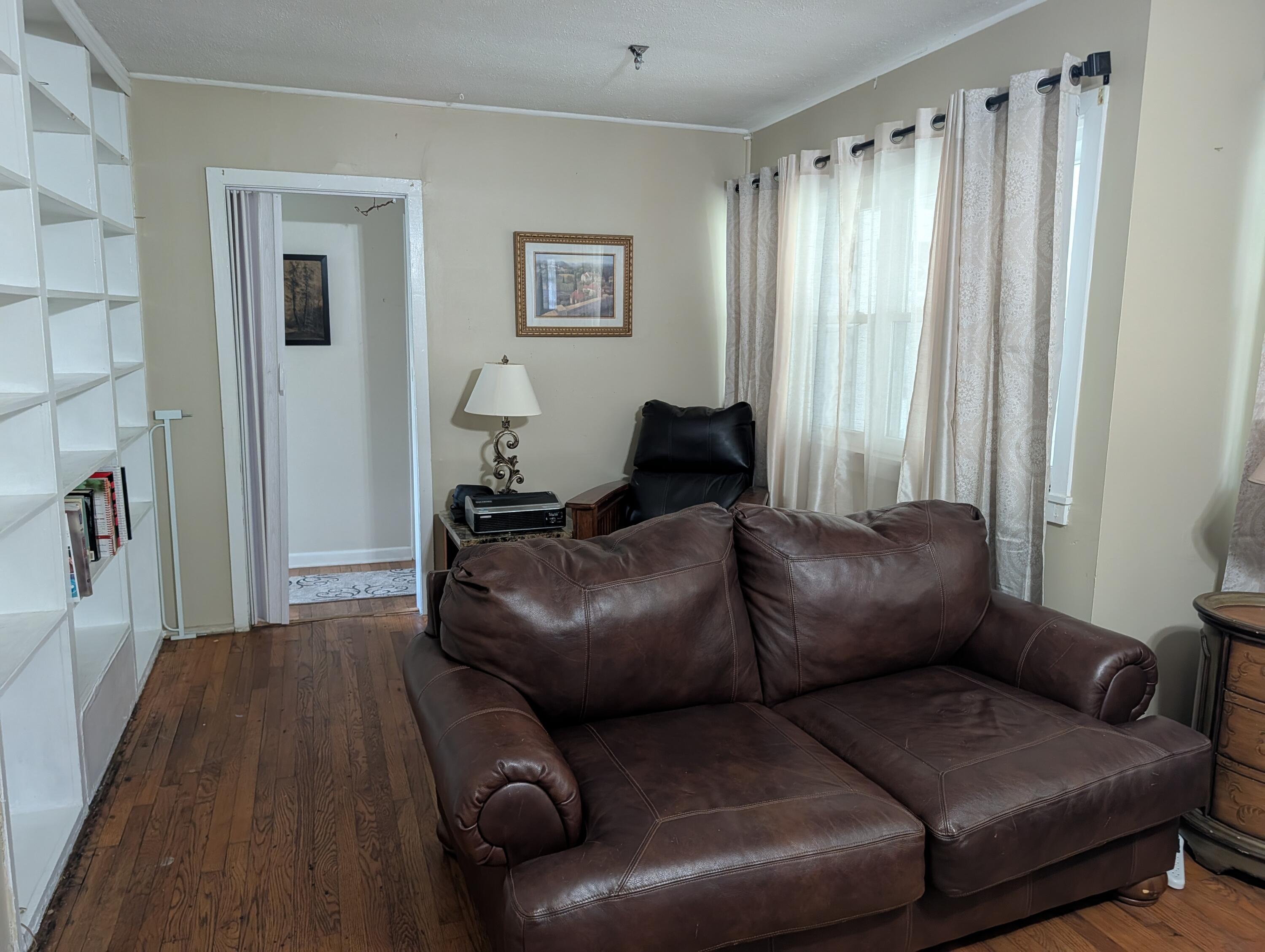 341 Vermont Avenue Oak Ridge, TN 37830 - Photo 34 of 79 PXL_20260814_220339458.RAW-01