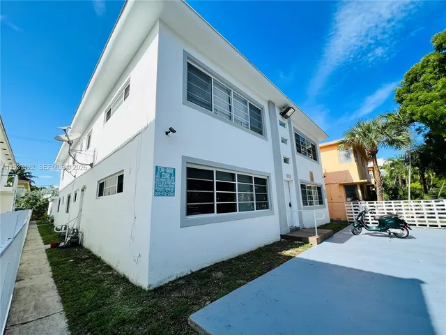 $2,800 | 1001 Bay Drive, Unit 941, Miami Beach, FL 33141