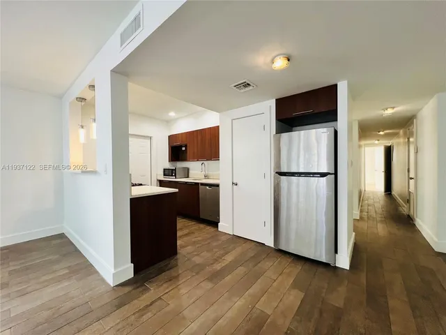 $2,800 | 1001 Bay Drive, Unit 941, Miami Beach, FL 33141