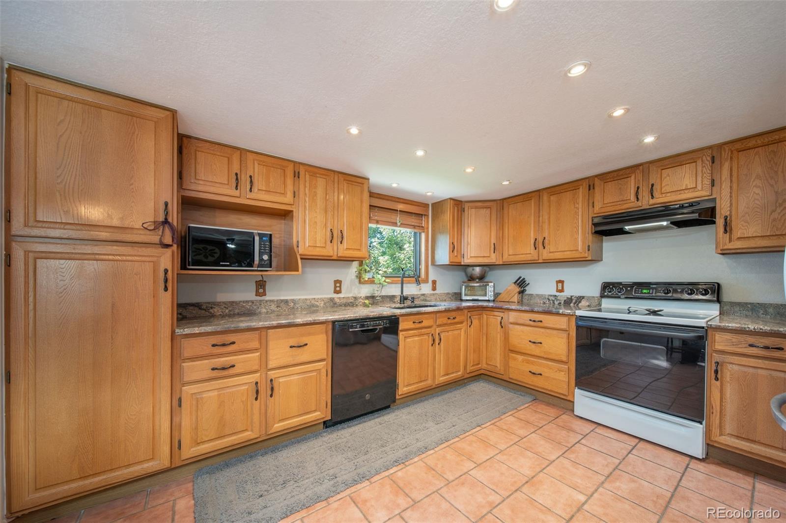 8095 Stetson Road Parker, CO 80134 - Photo 11 of 39 Gallery Image 11
