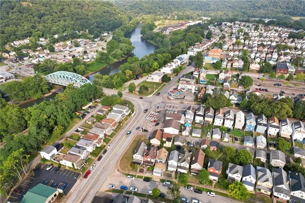 $189,900 | 107 Sumner Avenue, Vandergrift, PA 15690