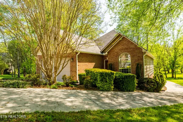 $779,000 | 1304 Apache Court, Maryville, TN 37801