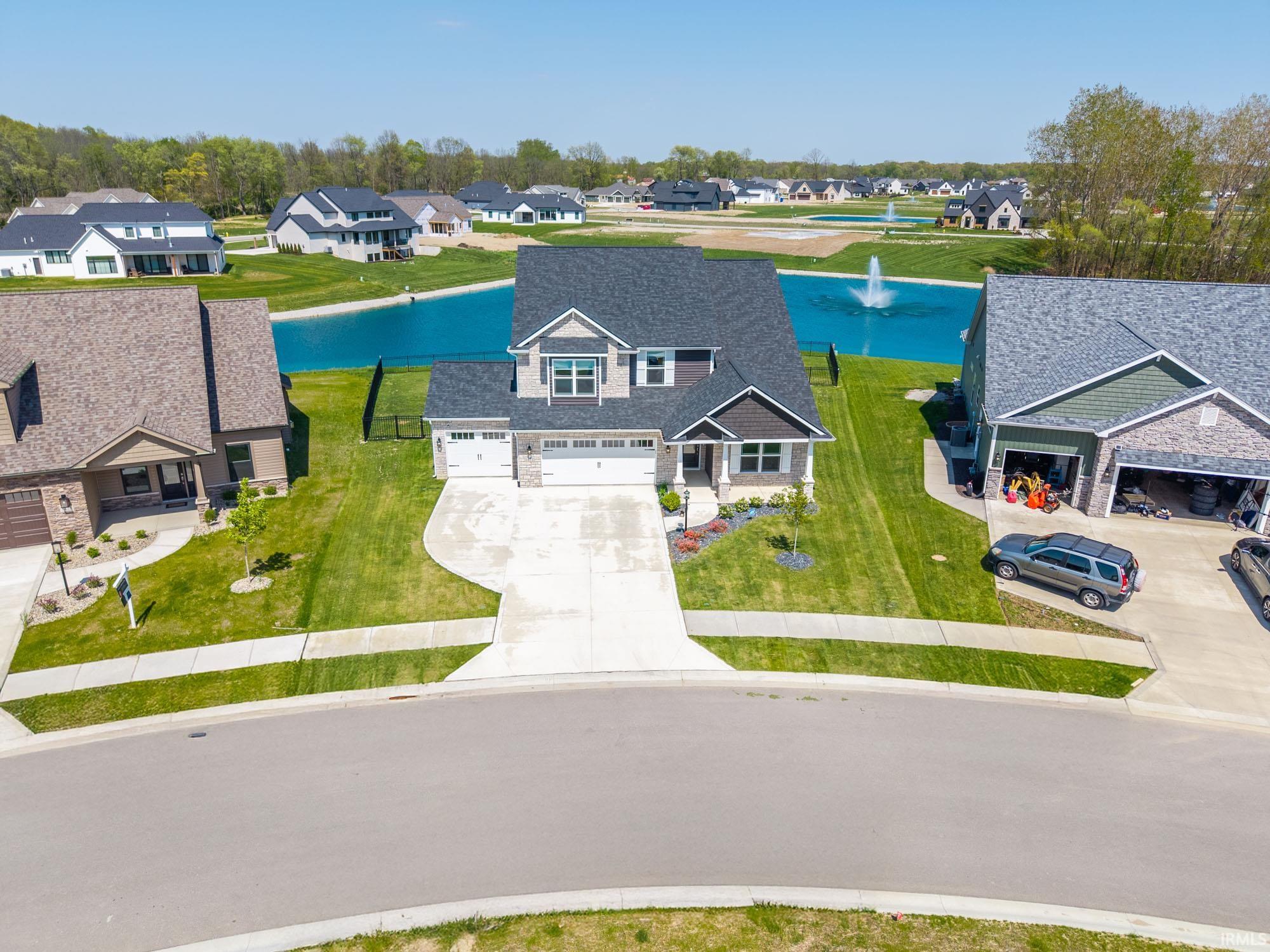 1472 Pyke Grove Pass Huntertown, IN 46748 - Photo 2 of 36