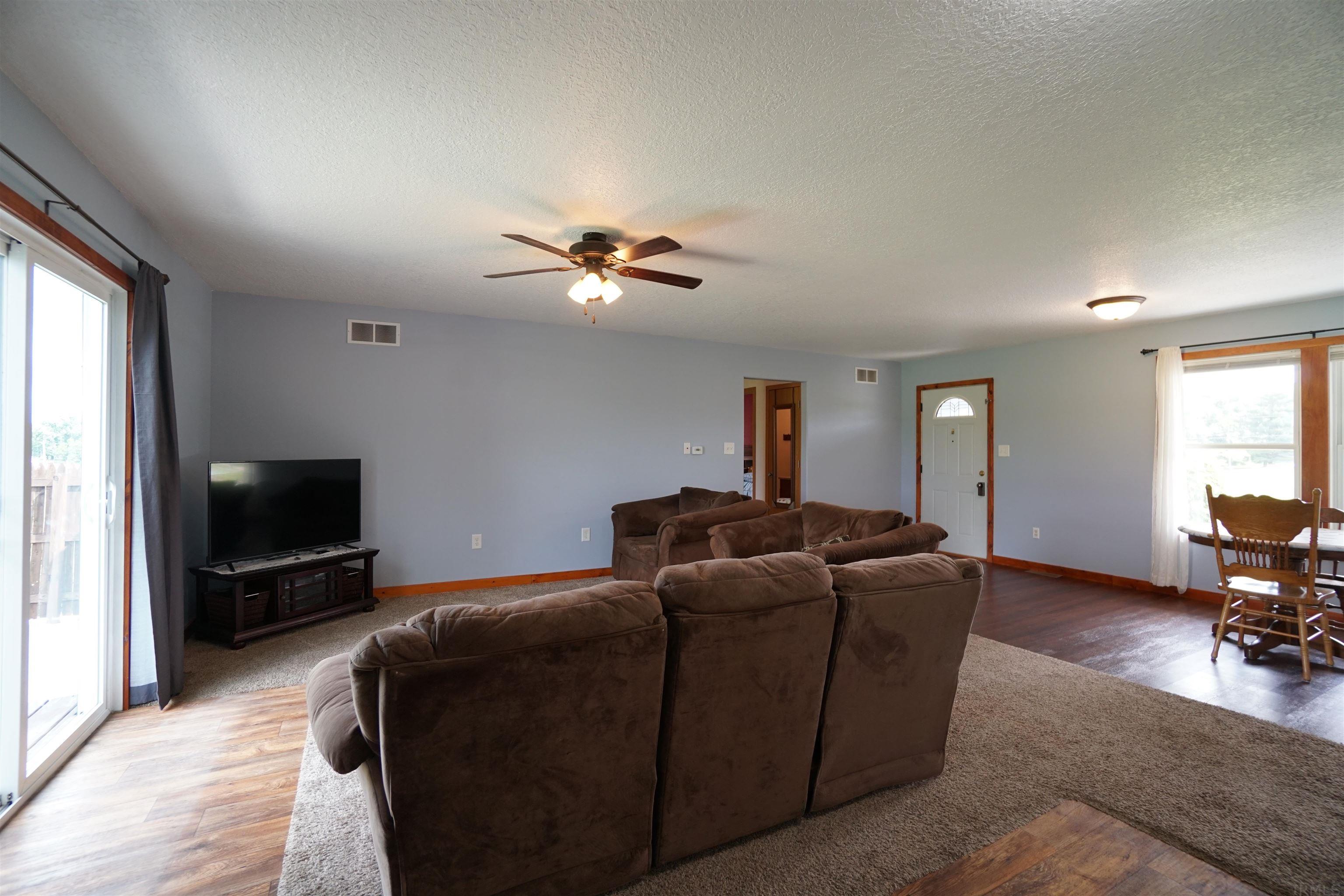 1825 South Country Club Road Warsaw, IN 46580 - Photo 4 of 36