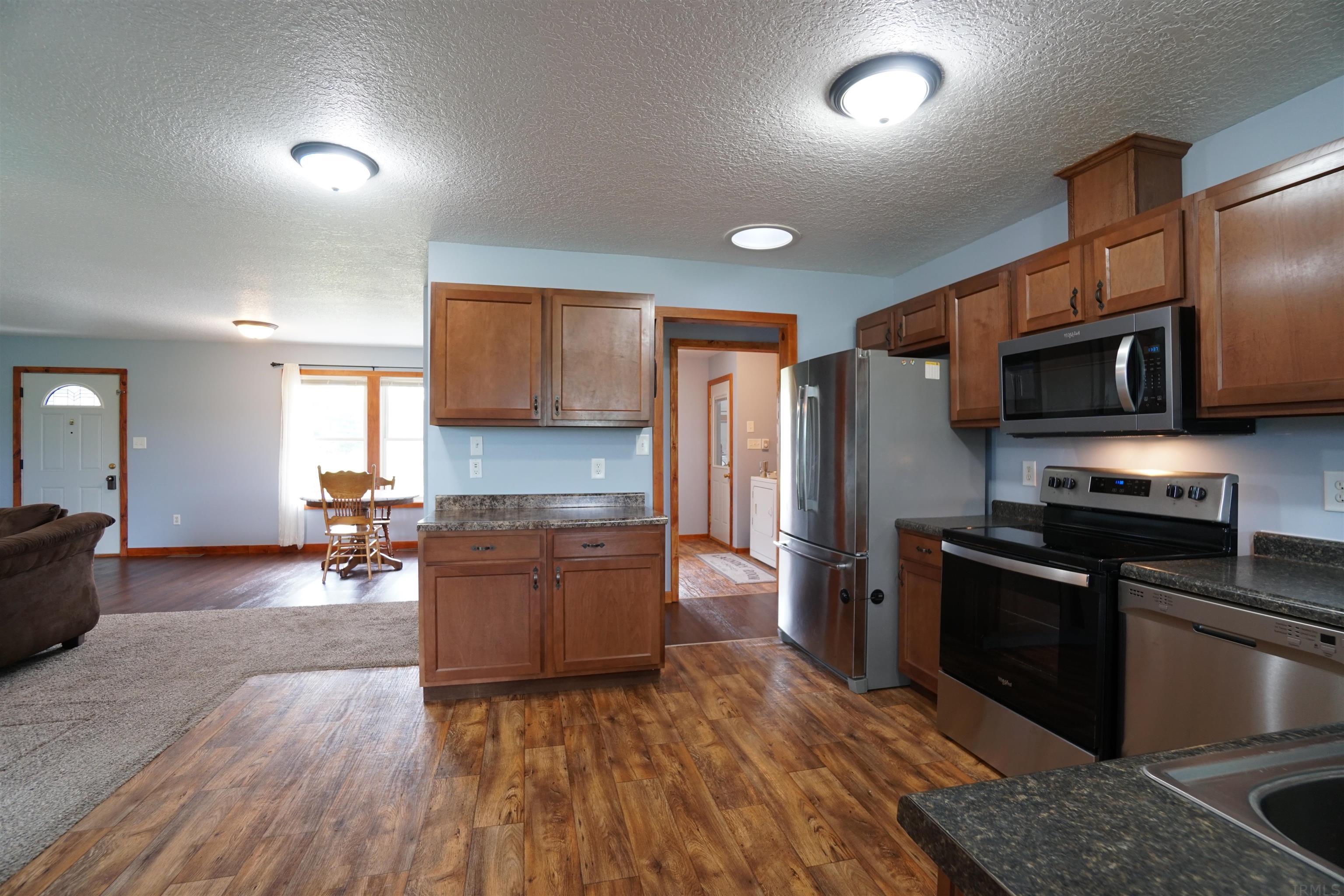 1825 South Country Club Road Warsaw, IN 46580 - Photo 8 of 36