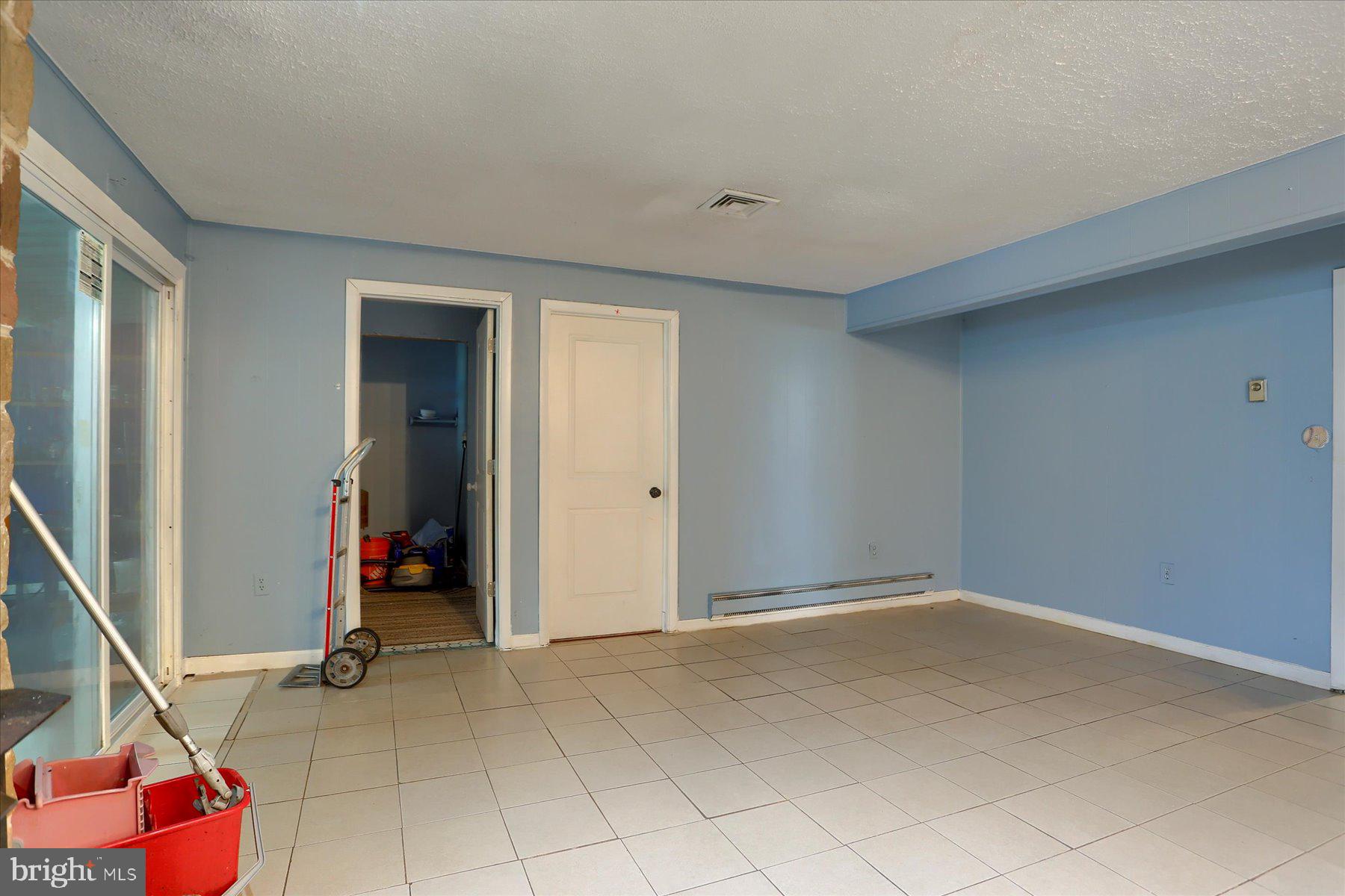 6014 Devonshire Heights Road Harrisburg, PA 17112 - Photo 10 of 21